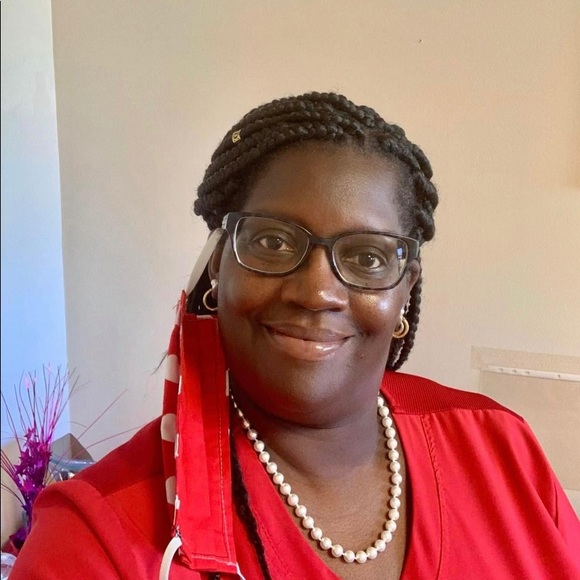 Meet your Posher, Nathalie - Picture 2 of 2